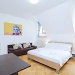 Beethoven Aparthotel 3*