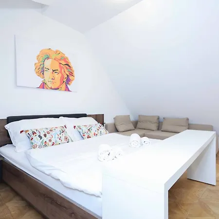 アパートホテル Beethoven 3*