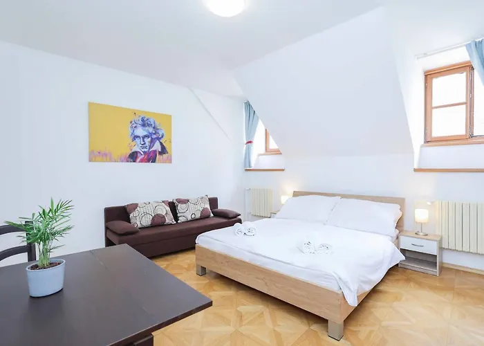 Beethoven Aparthotel 3*